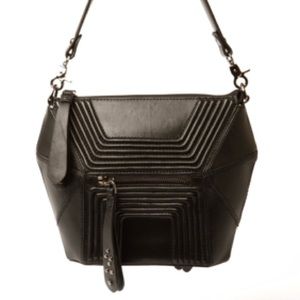 ISO Hayden harnett Quorra!